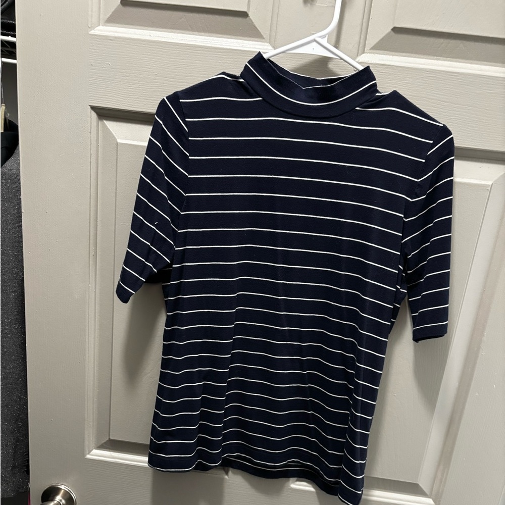 Women’s mock neck navy and white Banana Republic top size medium